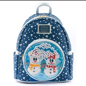BNWT Disney Christmas snow globe Minnie and Mickey Loungefly